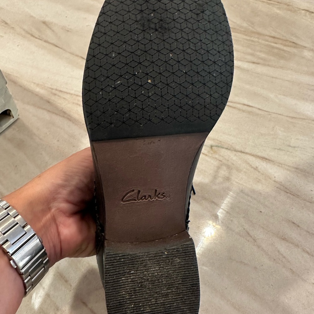 Clark’s Netley Rose Wingtips - Picture 3 of 5